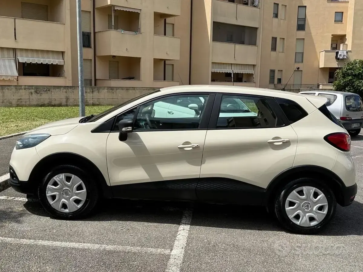 Usata Renault Captur 90 CV (66 kW) 2015 SUV