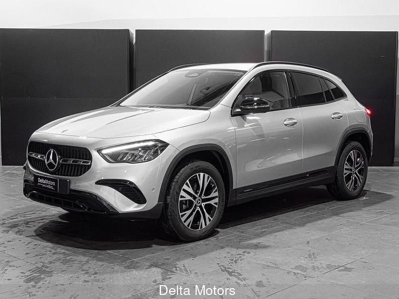 Nuova Mercedes GLA200 150 CV (110 kW) 2026 SUV