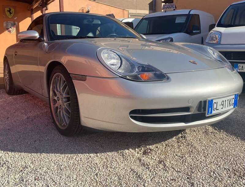 Usata Porsche 911 Carrera Cabriolet 301 CV (221 kW) 2001 Argento Cabrio