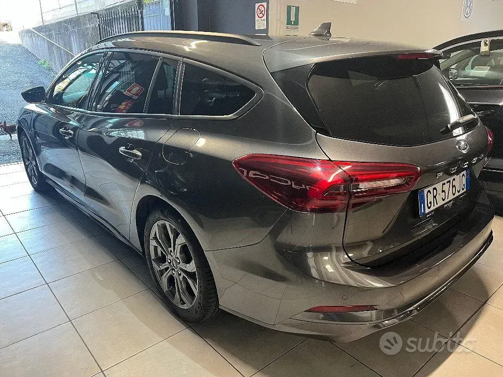 Usata Ford Focus ST-Line 125 CV (91 kW) 2023 Grigio Station wagon