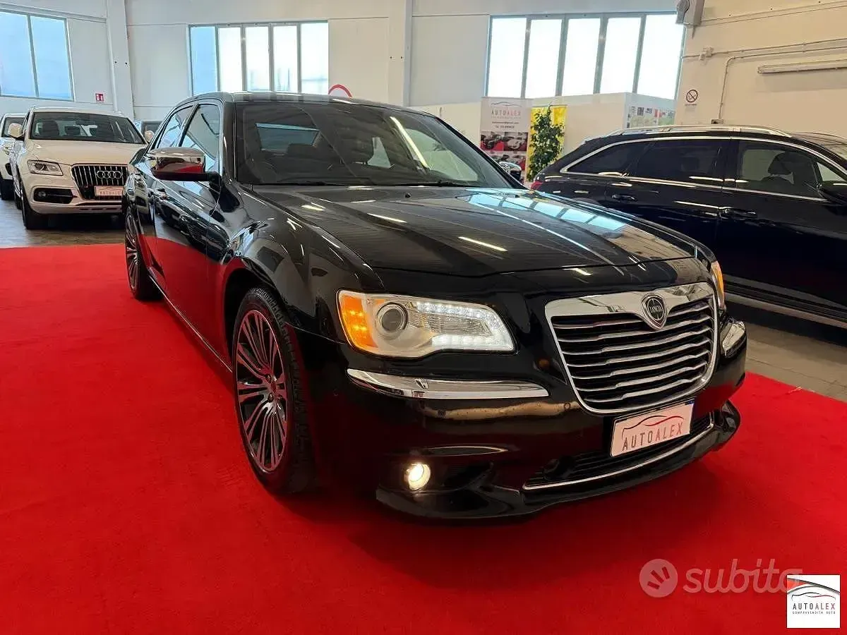 Usata Lancia Thema 239 CV (175 kW) 2013 Marrone Berlina