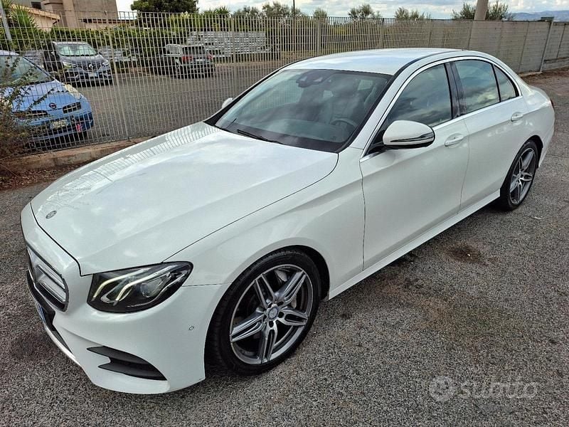 Usata 2016 Mercedes E350 AMG Tre volumi | 23.500 € (Buon prezzo) - Immagine 1/4