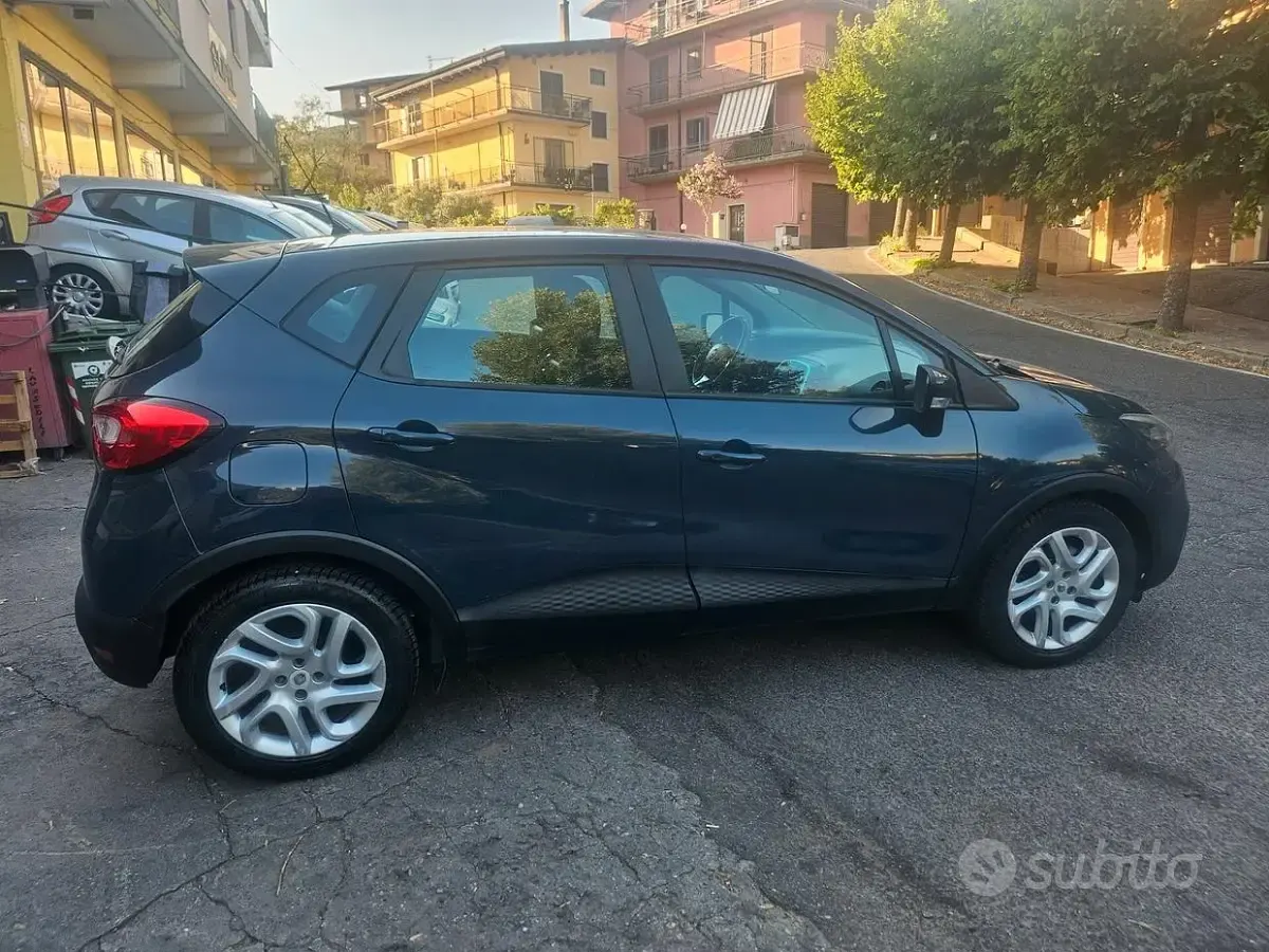 Usata Renault Captur 90 CV (66 kW) 2014 Grigio SUV