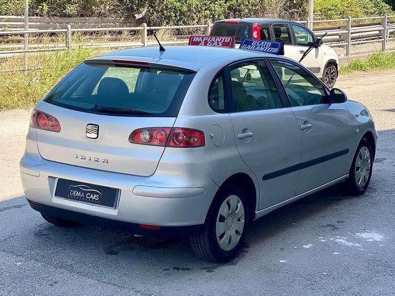 Usata Seat Ibiza 75 CV (55 kW) 2003 Argento Berlina