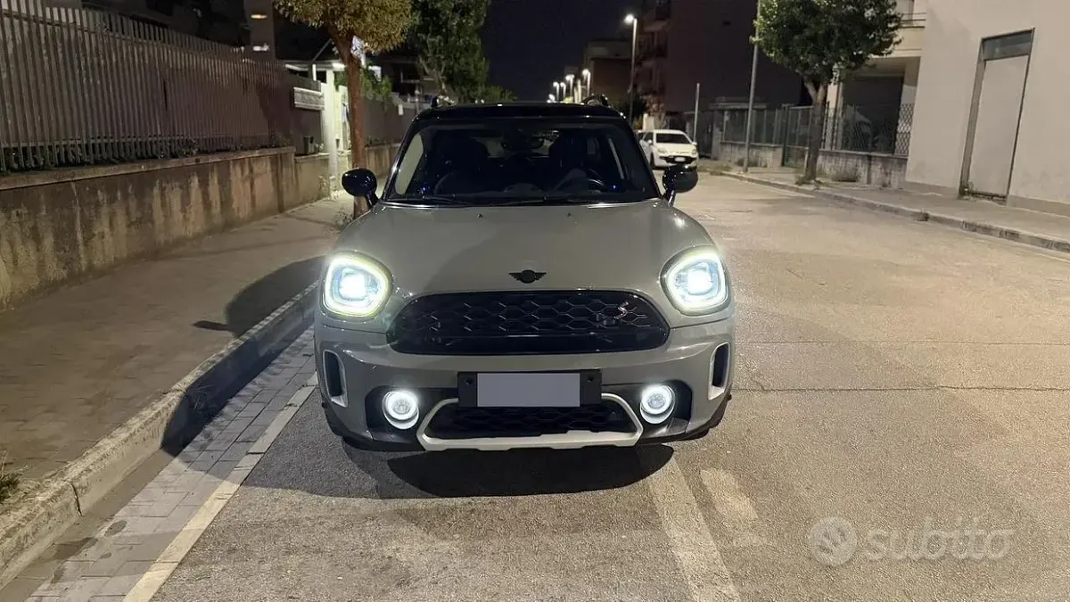 Usata Mini Countryman 190 CV (139 kW) 2021 Marrone SUV
