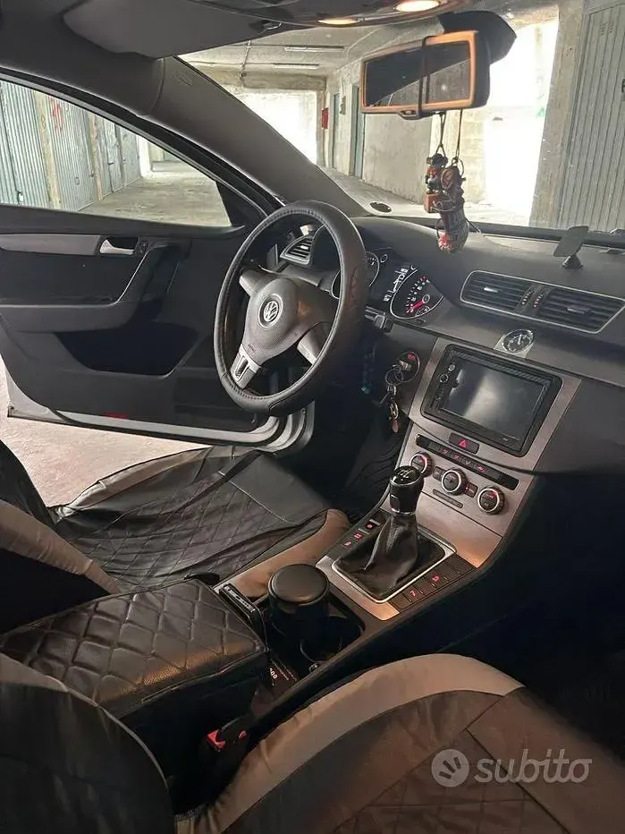Usata VW Passat 105 CV (77 kW) 2014 Grigio Station wagon