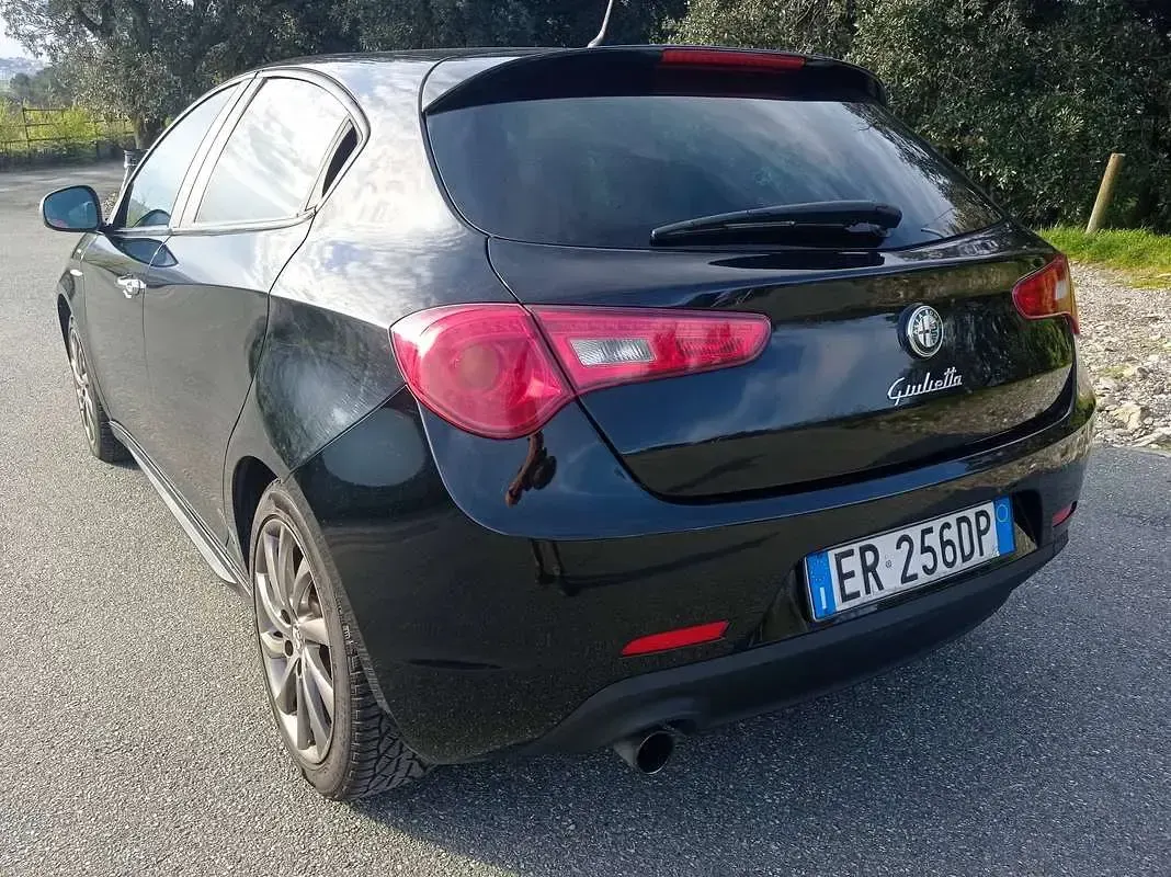 Gebraucht Alfa Romeo Giulietta 120 PS (88 kW) 2013 Schwarz Kleinwagen