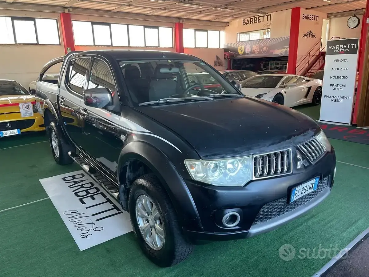 Usata Mitsubishi L200 136 CV (100 kW) 2011 Nero Pick-up