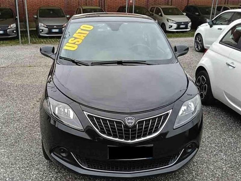 Usata Lancia Ypsilon Silver 69 CV (50 kW) 2022 Nero Utilitaria