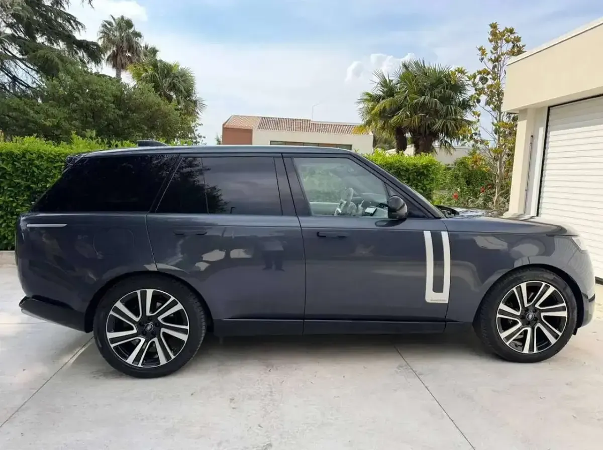 Usata Land Rover Range Rover Autobiography 351 CV (258 kW) 2023 Blu varesine SUV
