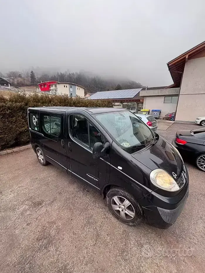 Usata Renault Trafic 2007 Nero Monovolume