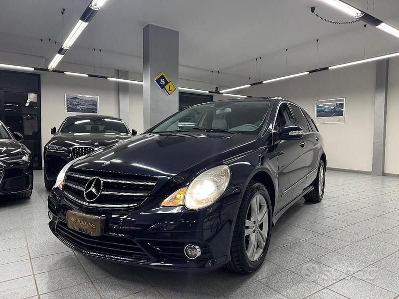Usata Mercedes R320 Premium 227 CV (166 kW) 2008 Blu Monovolume