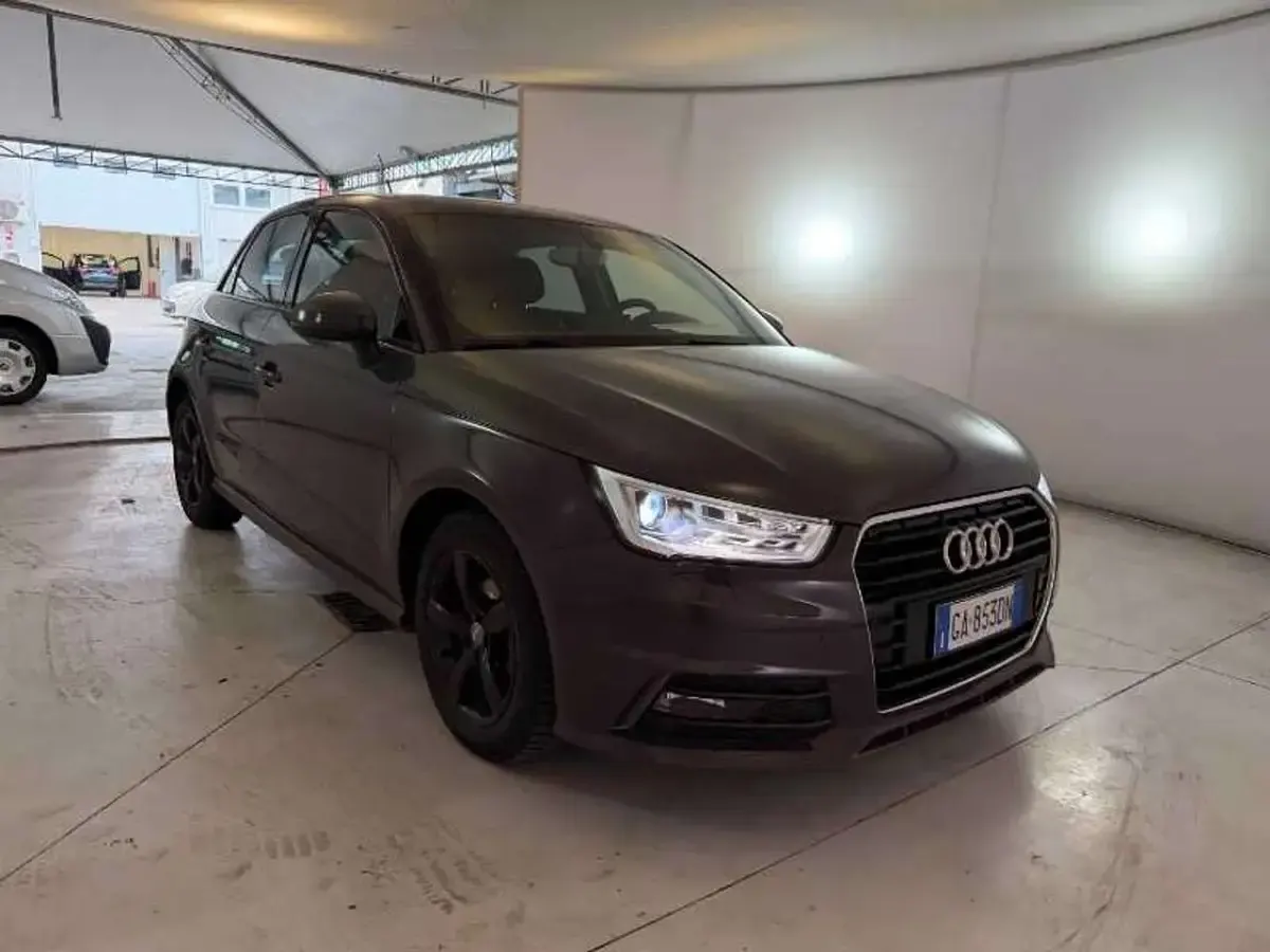 Usata Audi A1 Sportback Design 82 CV (60 kW) 2018 Black meet kettle Utilitaria