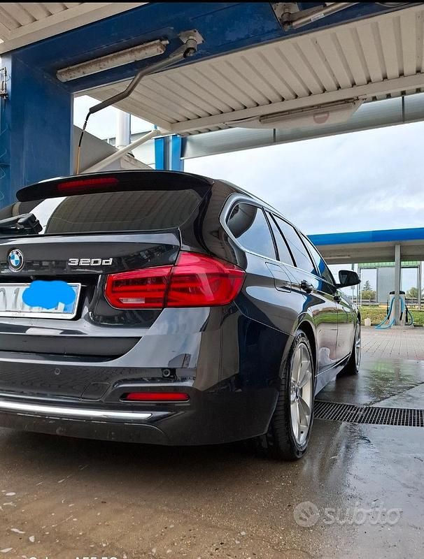 Usata BMW 320 Luxury Line 190 CV (139 kW) 2016 Nero Station wagon