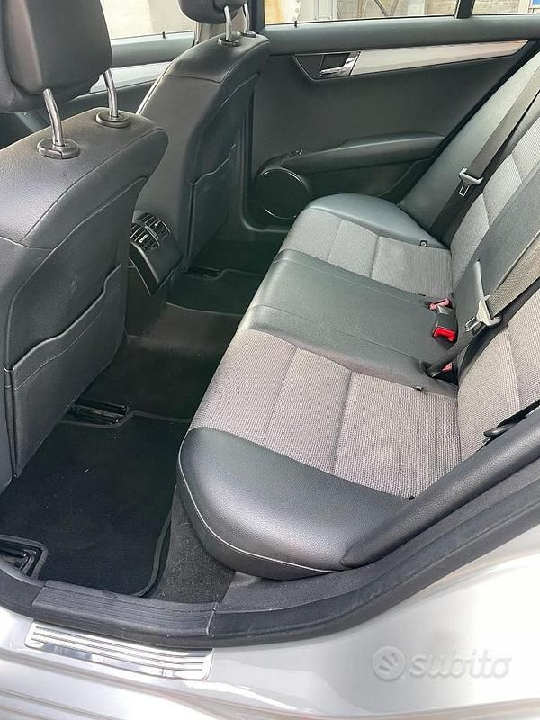 Usata Mercedes C220 Avantgarde 170 CV (125 kW) 2011 Grigio Berlina