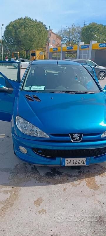 Usata Peugeot 206 75 CV (55 kW) 2003 Blu Berlina