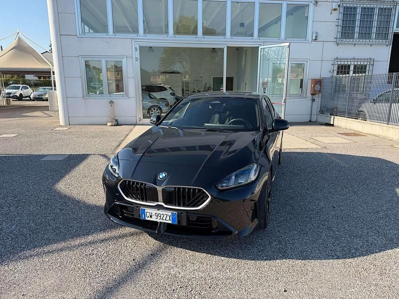 Usata BMW 120 M Sport 163 CV (119 kW) 2024 Black sapphire Utilitaria