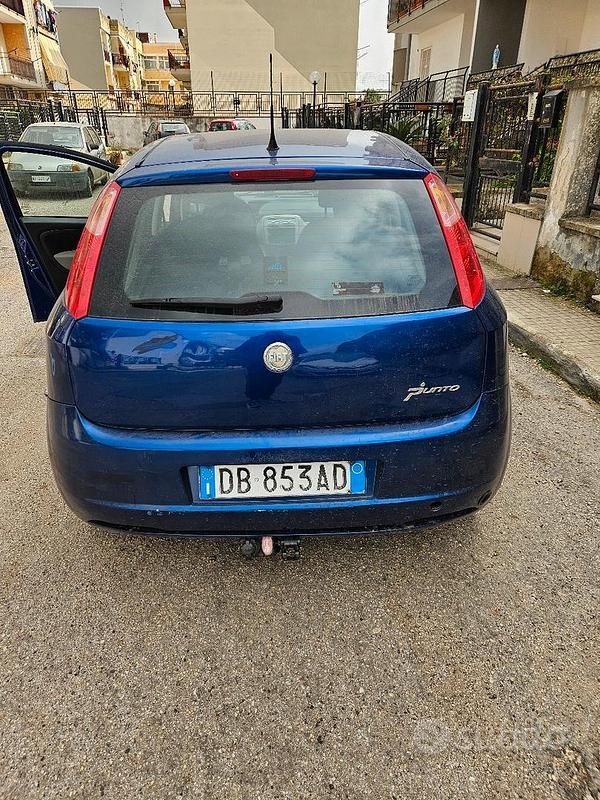 Usata Fiat Grande Punto 65 CV (47 kW) 2006 Blu Utilitaria