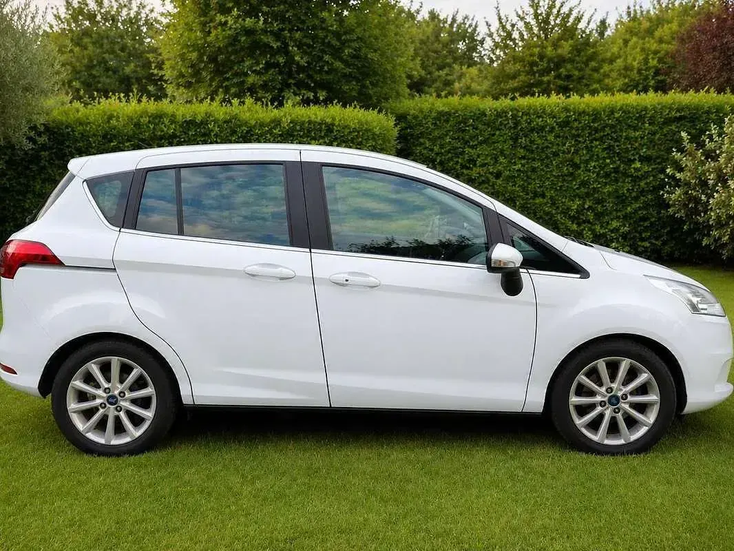 Usata Ford B-MAX Titanium 87 CV (63 kW) 2017 Bianco Monovolume