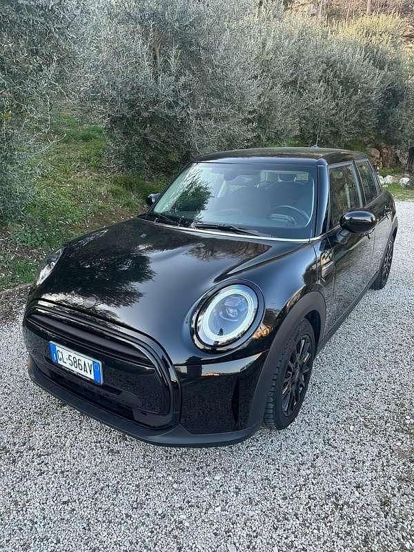 Usata 2022 Mini Cooper Essential Utilitaria | 25.500 € (Cara) - Immagine 1/4