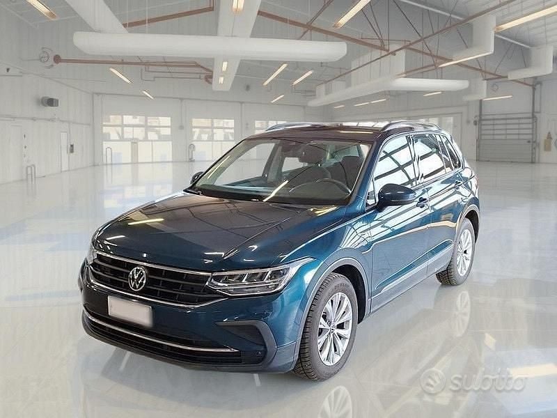 Usata VW Tiguan Life 122 CV (89 kW) 2021 Blu SUV