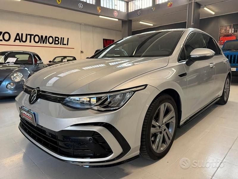 Gray Usata 2023 VW Golf VIII Style Tre volumi | 26.900 € (Buon prezzo) - Immagine 1/4