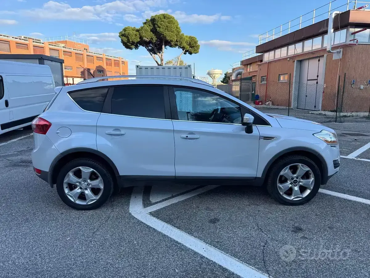 Usata Ford Kuga Titanium 136 CV (100 kW) 2009 Grigio SUV