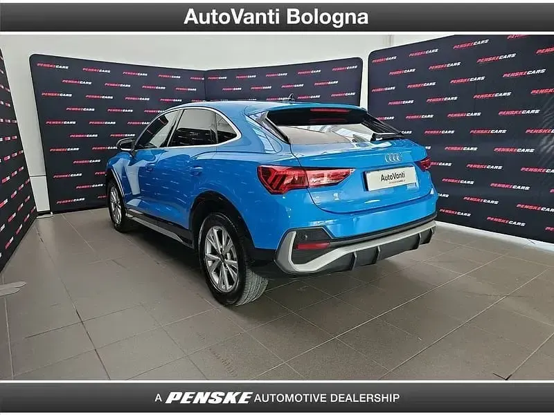 Usata Audi Q3 Sportback S-Line 150 CV (110 kW) 2019 Bluazzurro SUV