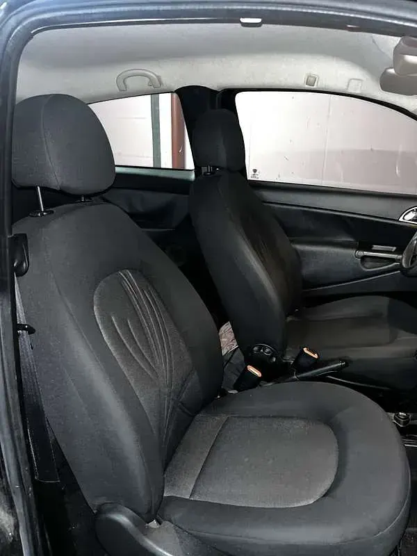 Usata Lancia Ypsilon 69 CV (50 kW) 2012 Nero Utilitaria