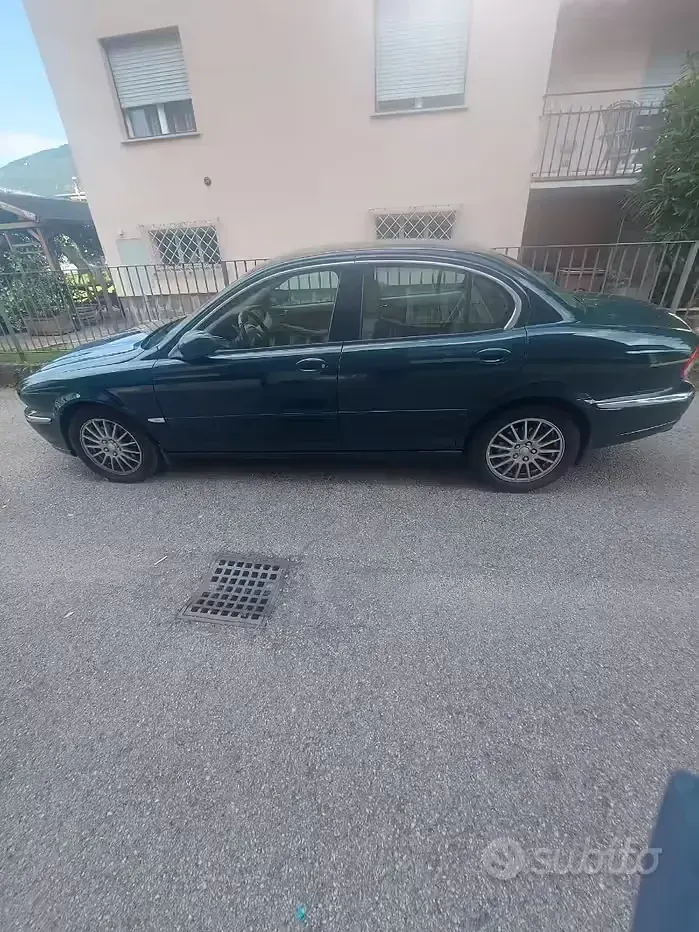 Usata Jaguar X-type 155 CV (114 kW) 2007 Verde Berlina