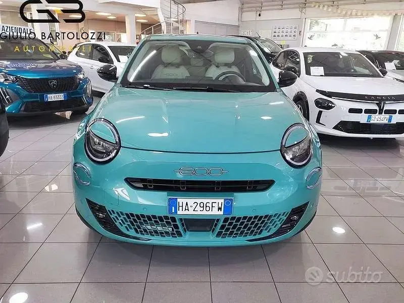 Usata Fiat 600 La Prima 145 CV (106 kW) 2025 Verde SUV
