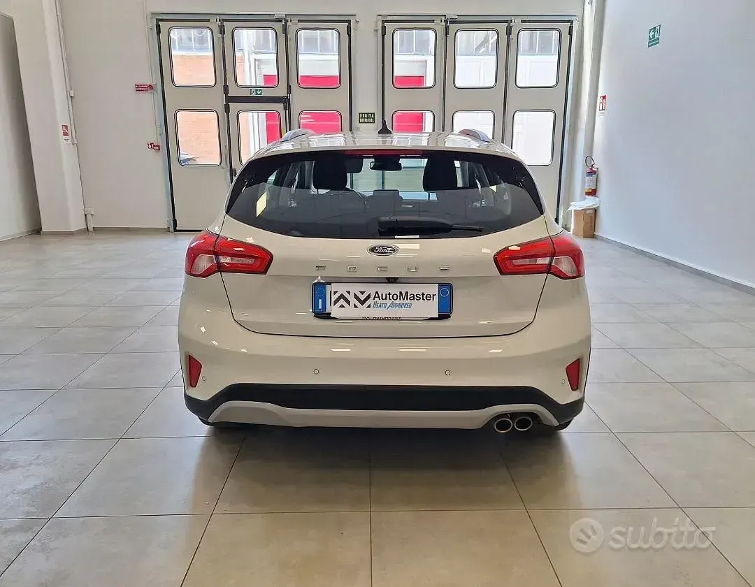 Usata Ford Focus Active 125 CV (91 kW) 2020 Bianco SUV