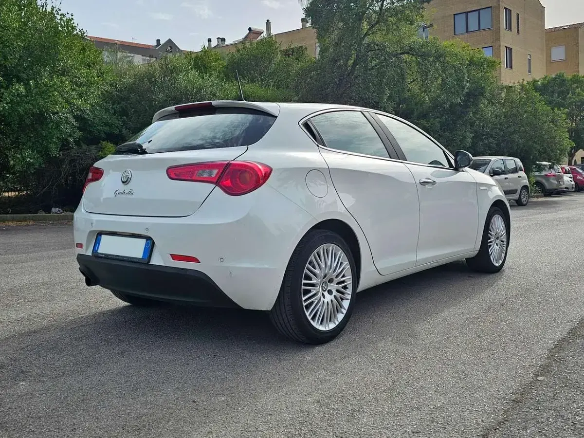 Usata Alfa Romeo Giulietta Exclusive 105 CV (77 kW) 2014 Other Utilitaria