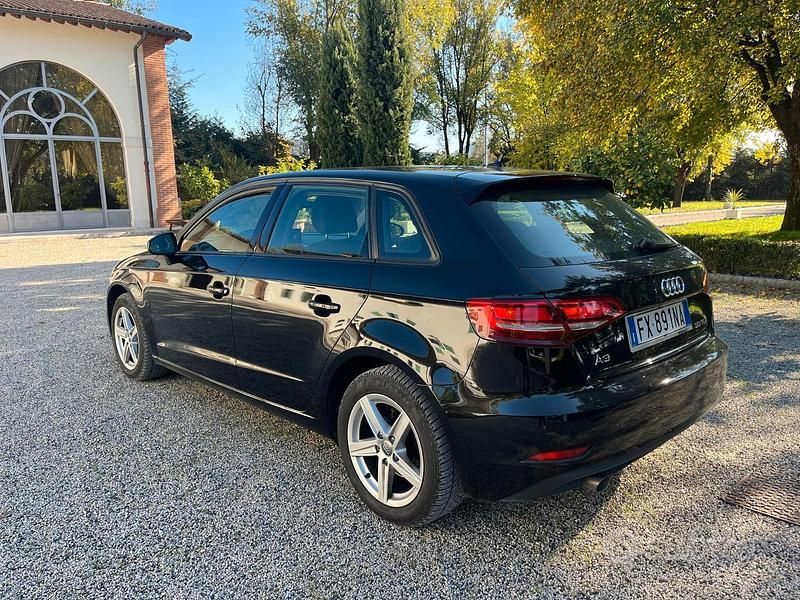 Usata Audi A3 Attraction 110 CV (80 kW) 2019 Nero Berlina
