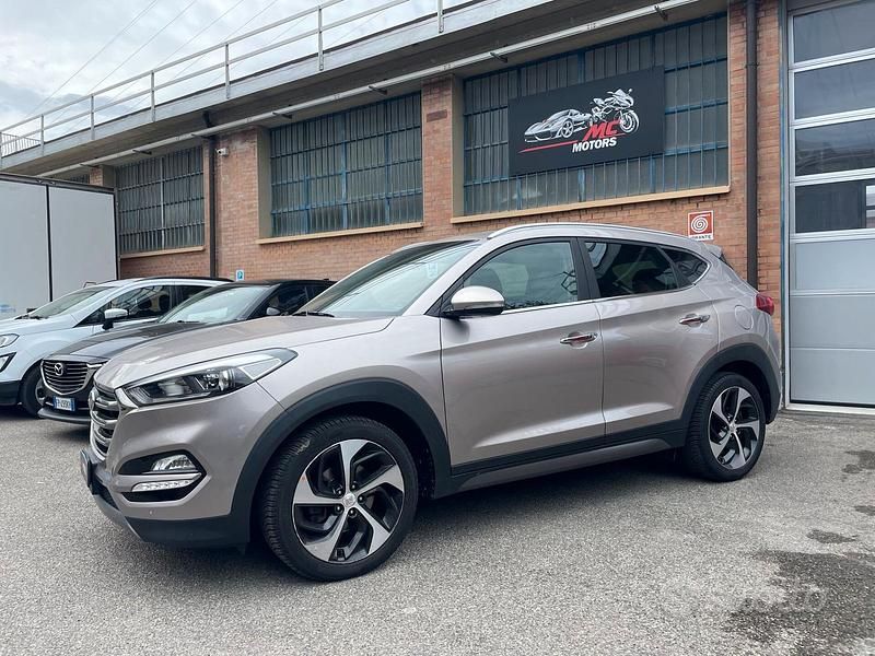 Usata Hyundai Tucson Xpossible 141 CV (103 kW) 2016 Beige SUV
