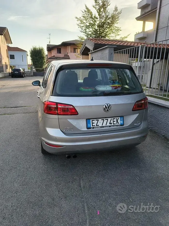 Usata VW Golf Sportsvan 125 CV (91 kW) 2015 Grigio Monovolume