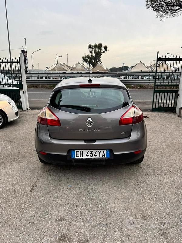 Usata Renault Mégane 89 CV (65 kW) 2011 Grigio Berlina