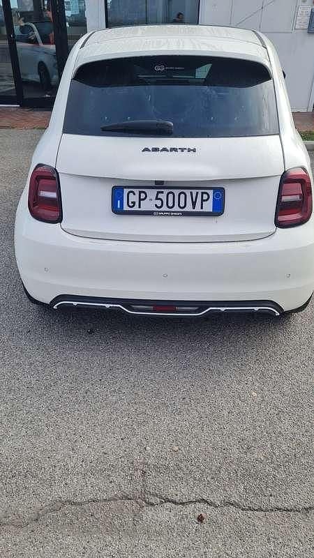 Usata Abarth 500e 114 kW (155 CV) 2023 Utilitaria
