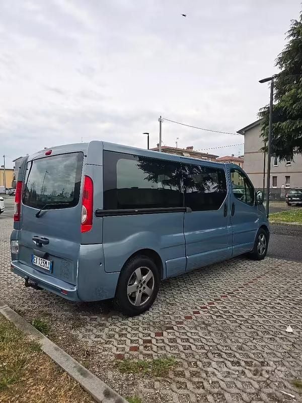 Usata Opel Vivaro 150 CV (110 kW) 2010 Monovolume