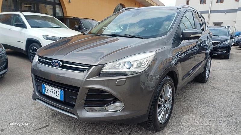 Usata Ford Kuga Titanium 140 CV (102 kW) 2014 Grigio SUV