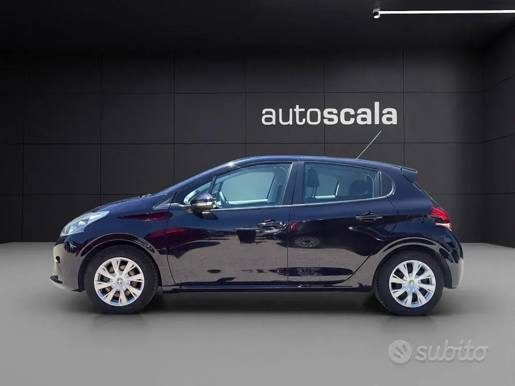 Usata Peugeot 208 Active 82 CV (60 kW) 2017 Blu Utilitaria