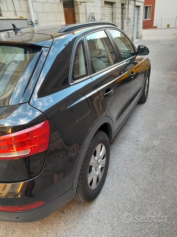 Usata Audi Q3 Comfort 140 CV (102 kW) 2012 Nero SUV