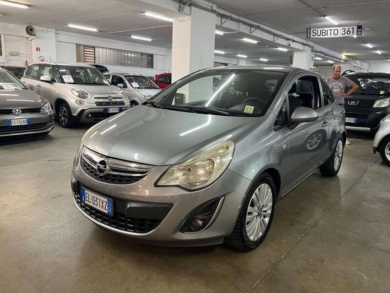 Usata Opel Corsa 86 CV (63 kW) 2012 Grigio Berlina
