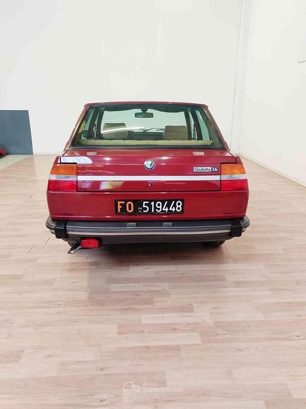 Usata Alfa Romeo Giulietta 109 CV (80 kW) 1982 Rosso Berlina