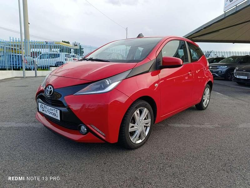 Usata Toyota Aygo X-cite 69 CV (50 kW) 2015 Rosso Utilitaria