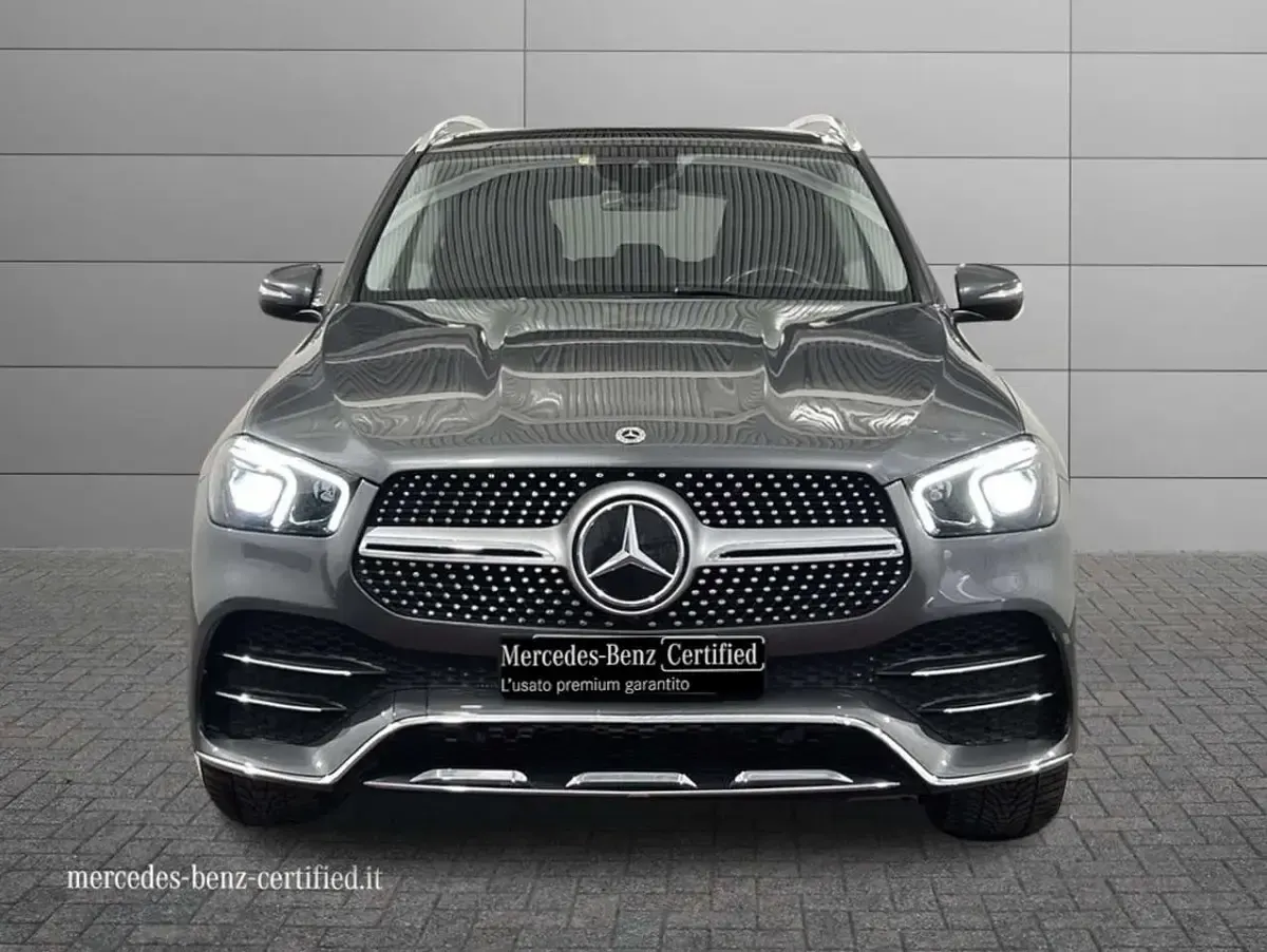 Usata Mercedes GLE300 Premium 272 CV (200 kW) 2023 Grigio medio metallizzato SUV
