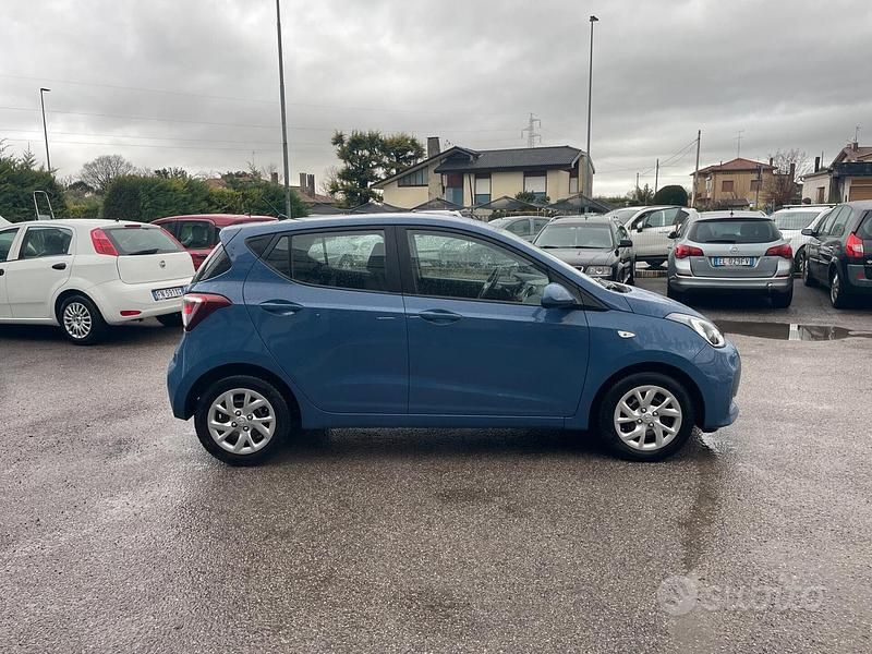 Usata Hyundai i10 Comfort 67 CV (49 kW) 2017 Blu Utilitaria