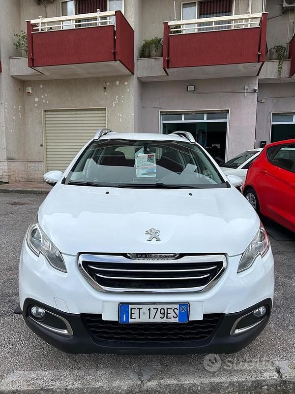 Bianco Usata 2013 Peugeot 2008 Active SUV | 7500 € (Molto cara) - Immagine 1/4