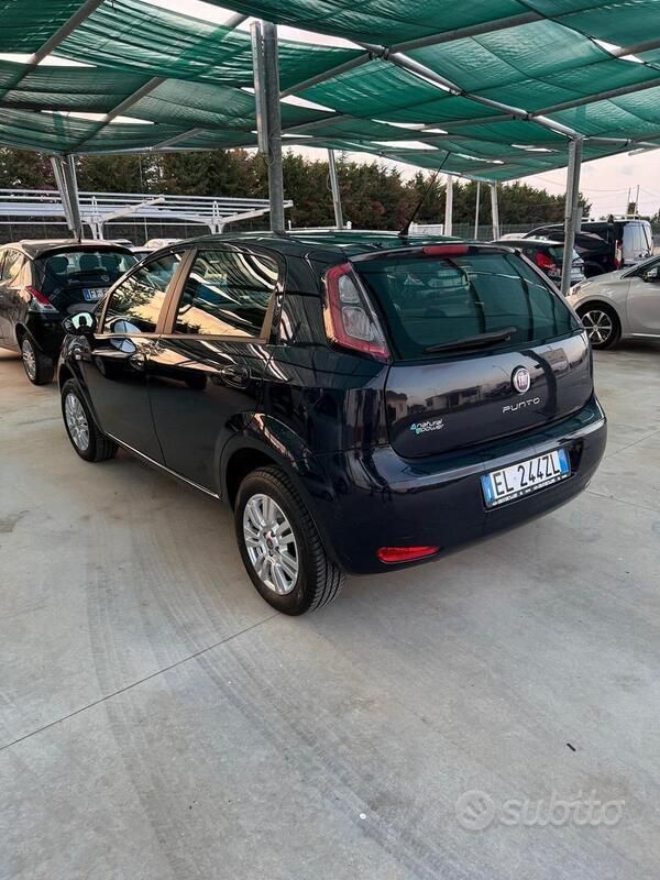 Usata Fiat Punto Easy 77 CV (56 kW) 2012 Blu Utilitaria