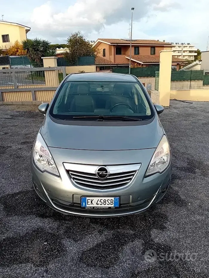 Usata Opel Meriva 101 CV (74 kW) 2012 Grigio Monovolume